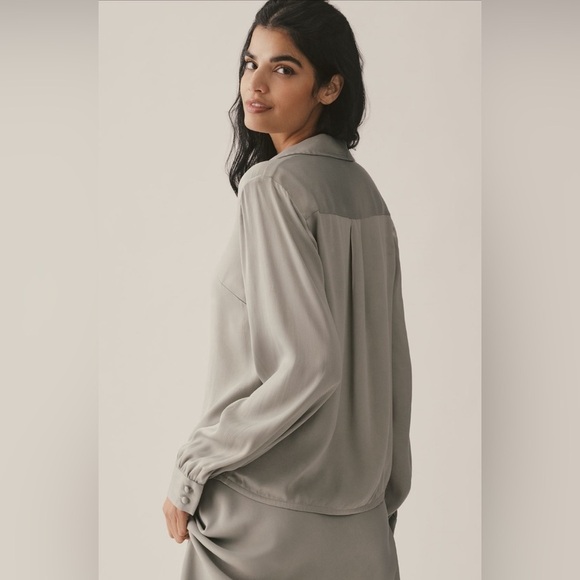 NWT! By Anthropologie Long-Sleeve Silky Top in Moss Green - Medium🟡 - Picture 2 of 5